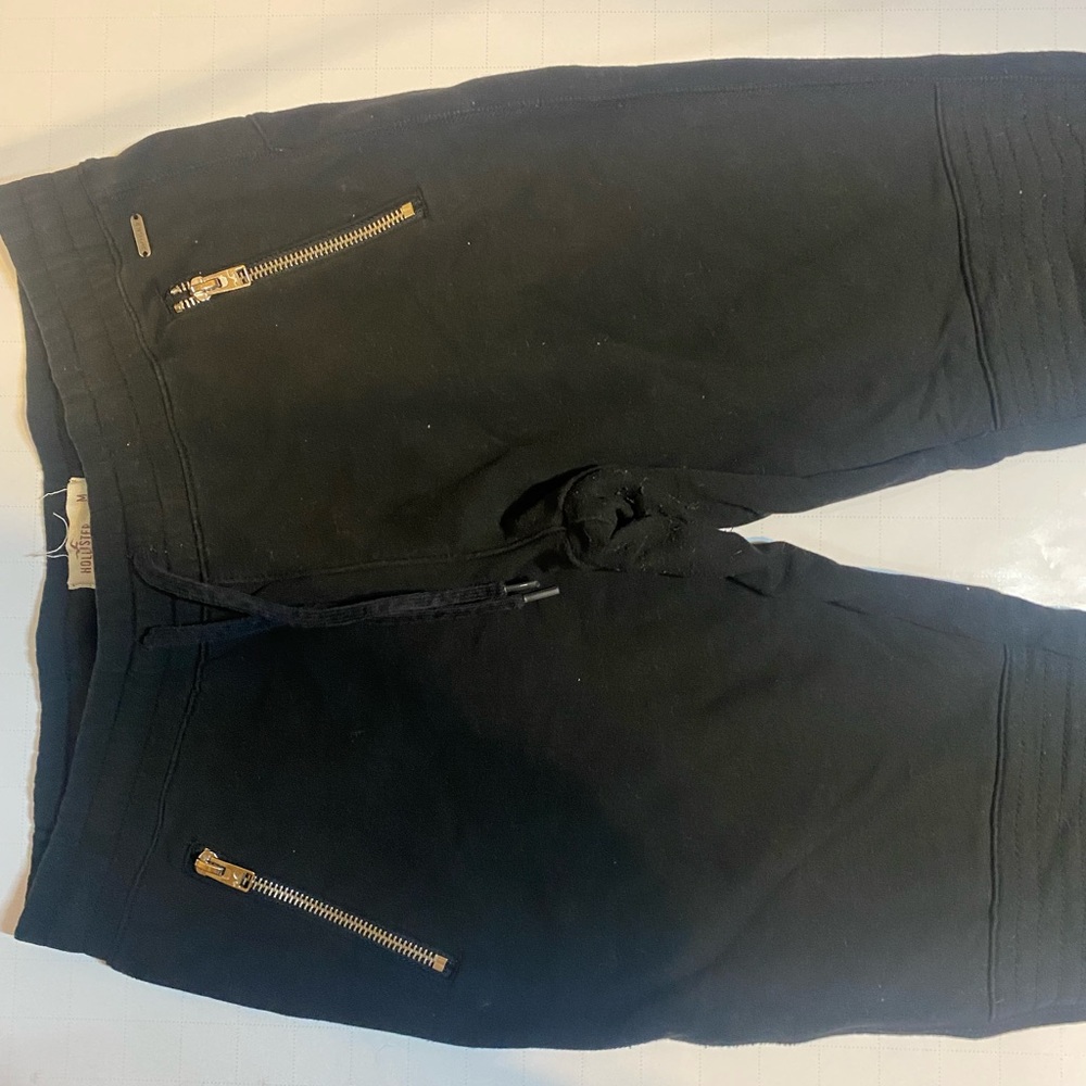 Hollister Size:M black sweats